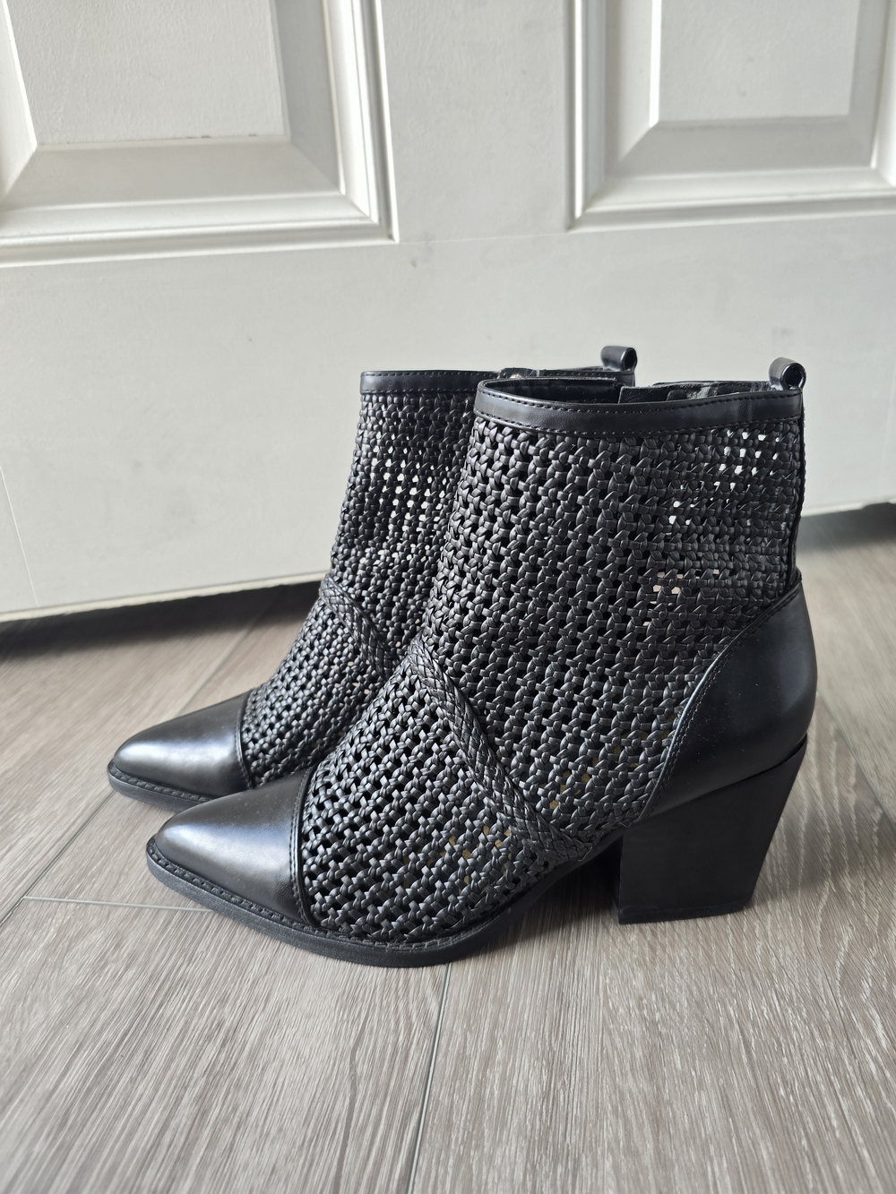Sam Edelman Elita Black Woven Western Ankle Boots Pointed Toe Block Heel 7.5